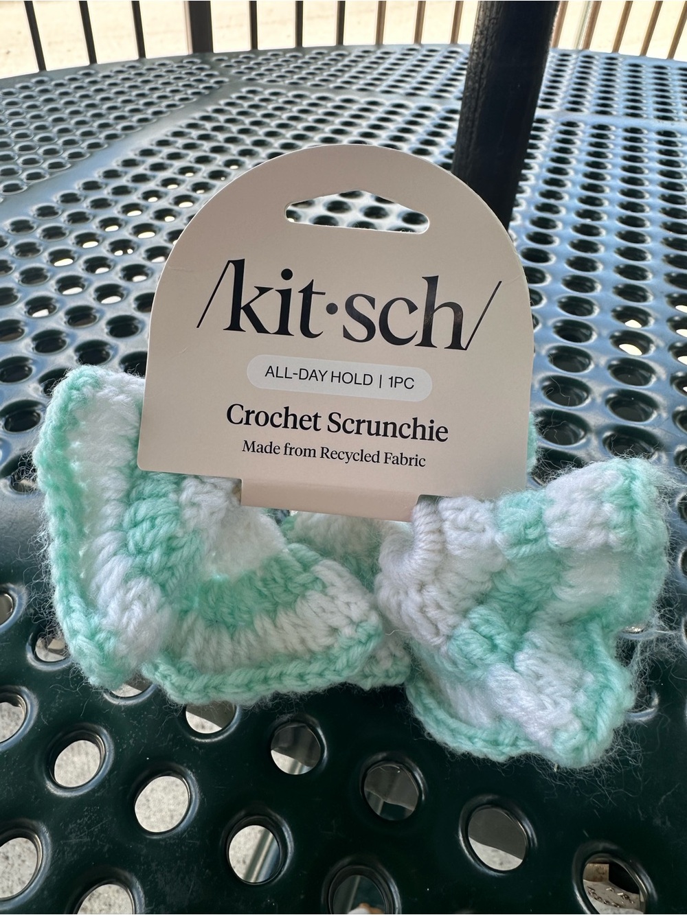 Kitsch Crochet Scrunchie Mint & White